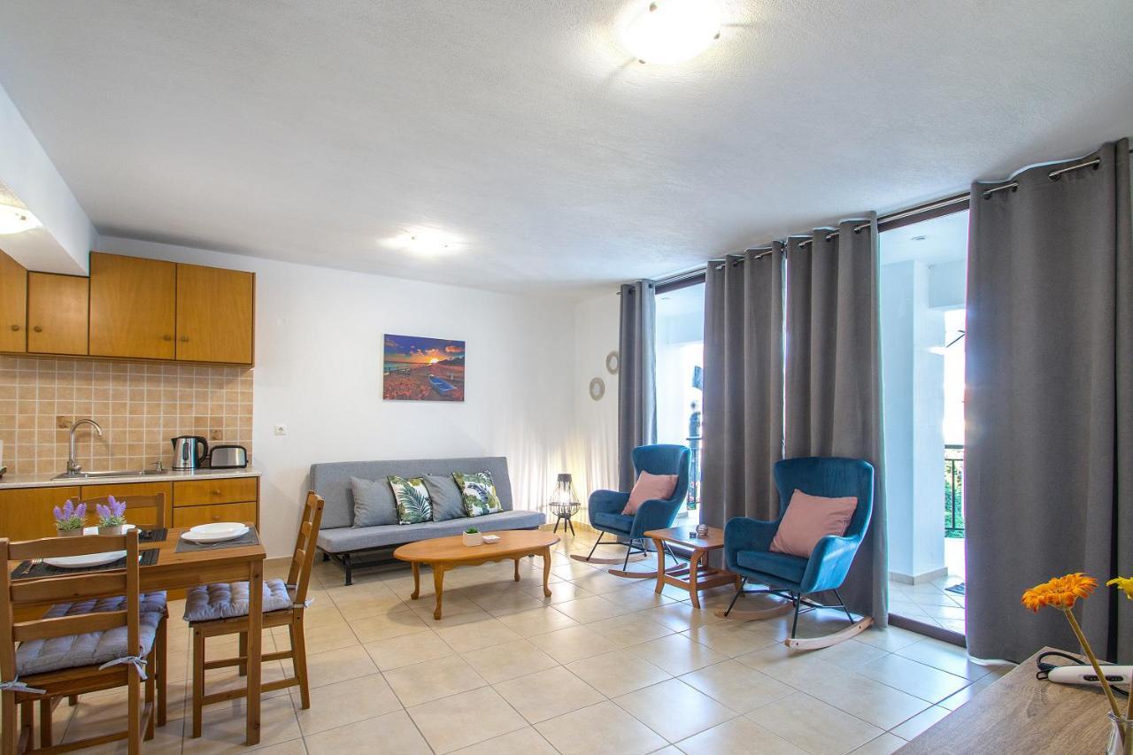 D & E Apartments Skiathos Exterior photo